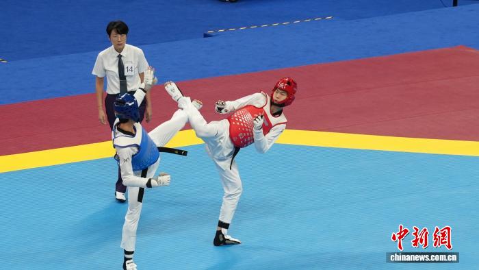 广东新锐黄科奋首日夺金 为十五运跆拳道项目摘