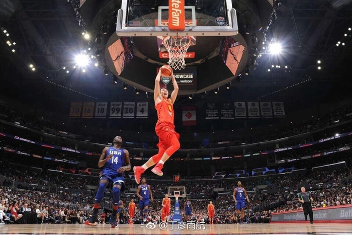 张镇麟回忆丁彦雨航速度爆发力震撼瞬间 两人国