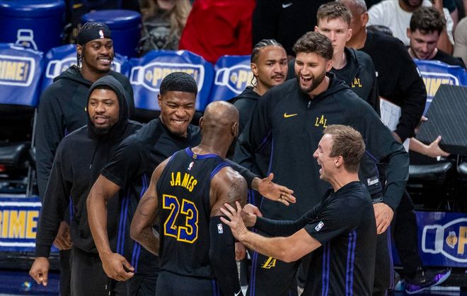 湖人主场大胜骑士 四名球员达成生涯里程碑